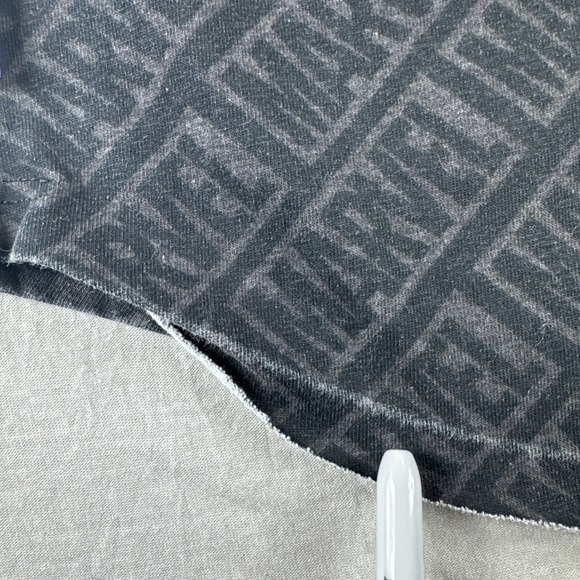 Marvel Spirit Jersey Mens XS Black All Over Print Long Sleeve Crewneck Disney - Picture 7 of 7